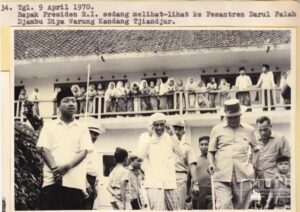 Kunjungan Presiden Soeharto ke Pondok Pesantren Daarul falah Jambudipa Cianjur Pada Tahun 1970