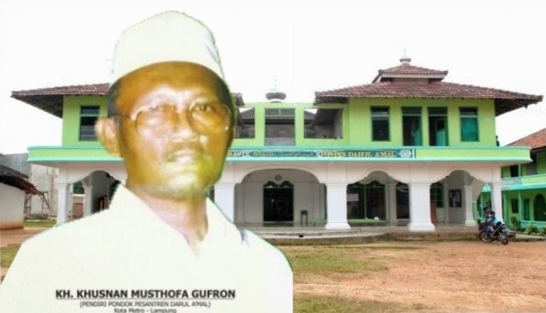 KH. Khusnan Mustofa Ghufron/darul A'mal